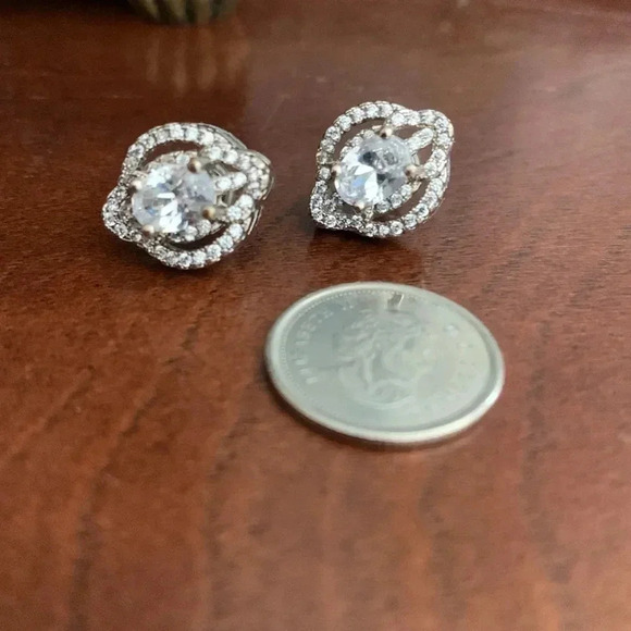 Silvertone earrings - Picture 3 of 6